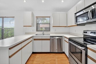 73 Via de Casas Norte in Boynton Beach, FL - Foto de edificio - Building Photo