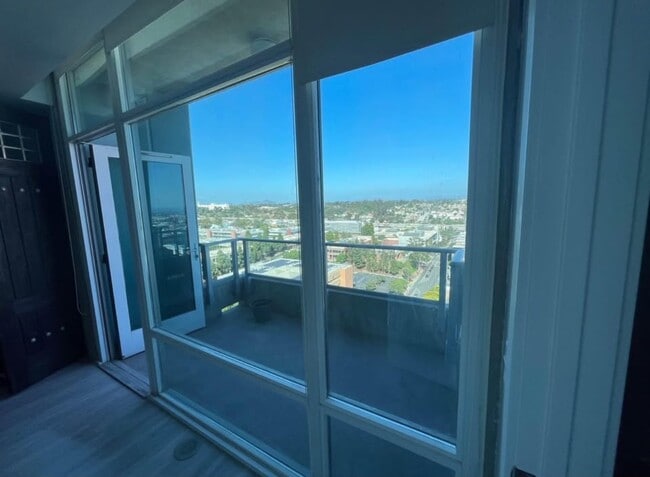 1080 Park Blvd, Unit 1834 in San Diego, CA - Building Photo - Building Photo