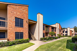 Clayton Pointe in Grand Prairie, TX - Foto de edificio - Building Photo