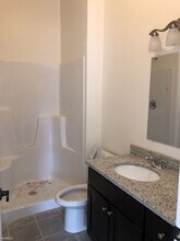 60 High St in Bristol, CT - Building Photo - Building Photo
