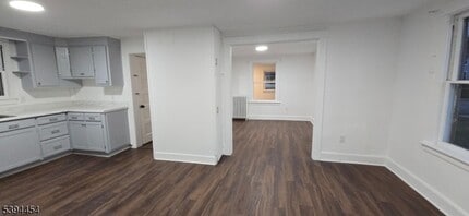 99 Eastern Ave in Somerville, NJ - Building Photo - Building Photo