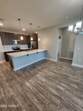 5550 E Deer Valley Dr in Phoenix, AZ - Building Photo - Building Photo