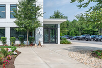 Viva Lakeshore in Bridgewater, MA - Building Photo - Building Photo