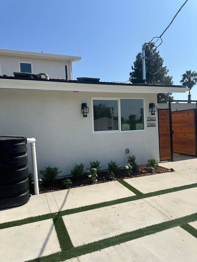 property at 5561 Mason Ave