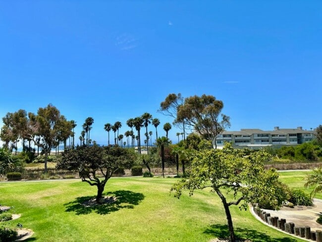 property at 671 Reef Cir