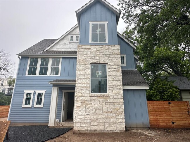 property at 917 E 37th St