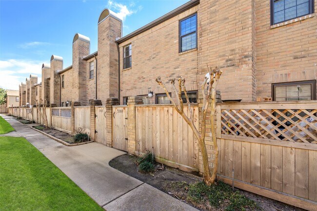 property at 9850 Pagewood Ln