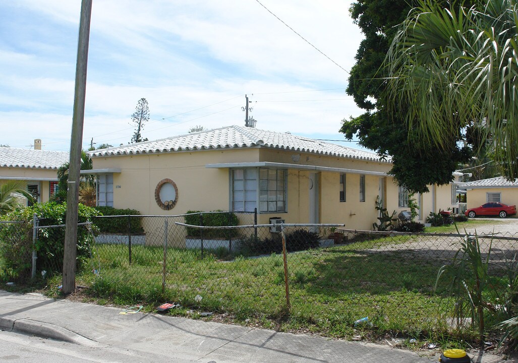 1730-1732 Fillmore St in Hollywood, FL - Building Photo