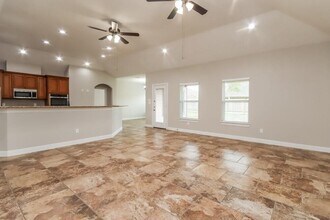 610 New London Dr in League City, TX - Building Photo - Building Photo