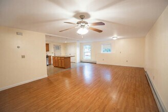 273 S Main St, Unit 2 in Barre, VT - Building Photo - Building Photo