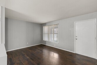 617 Science Hill Dr in St. Louis, MO - Building Photo - Building Photo