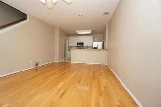 1518 Sutton St in Houston, TX - Building Photo - Building Photo