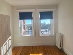 1298 Commonwealth Ave in Boston, MA - Building Photo - Building Photo