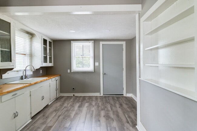 property at 206 Hobson St