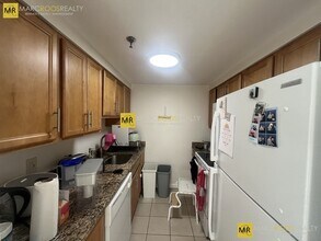 1933 Commonwealth Ave, Unit 504 in Boston, MA - Foto de edificio - Building Photo
