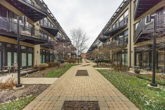 1000 W 15th St in Chicago, IL - Building Photo - Building Photo