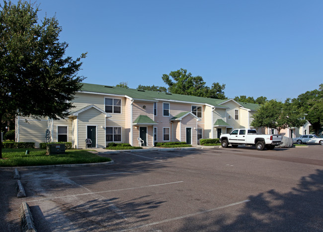 Enclave at Pine Oaks Apartments in DeLand, FL - Building Photo - Building Photo