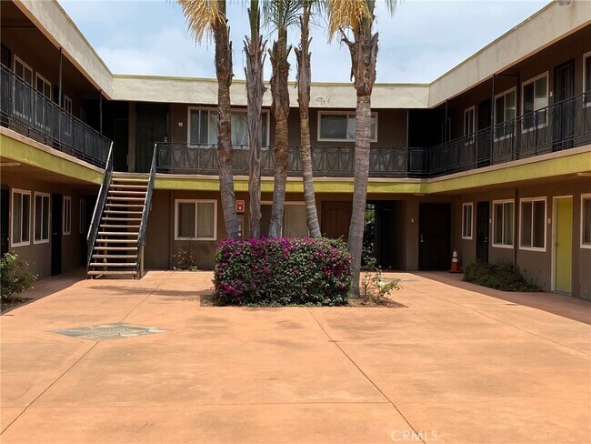 18424 Normandie Ave in Gardena, CA - Building Photo - Building Photo