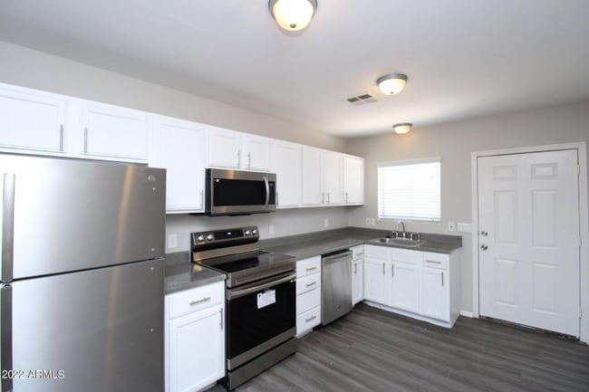 1732 W Maricopa St in Phoenix, AZ - Foto de edificio - Building Photo