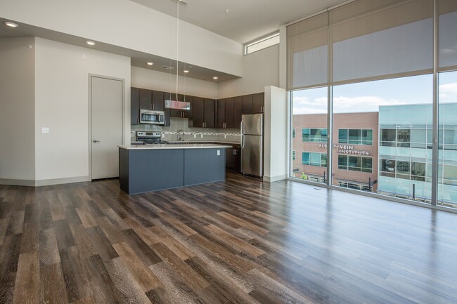 Lofts at Lincoln Station in Lone Tree, CO - Foto de edificio - Building Photo