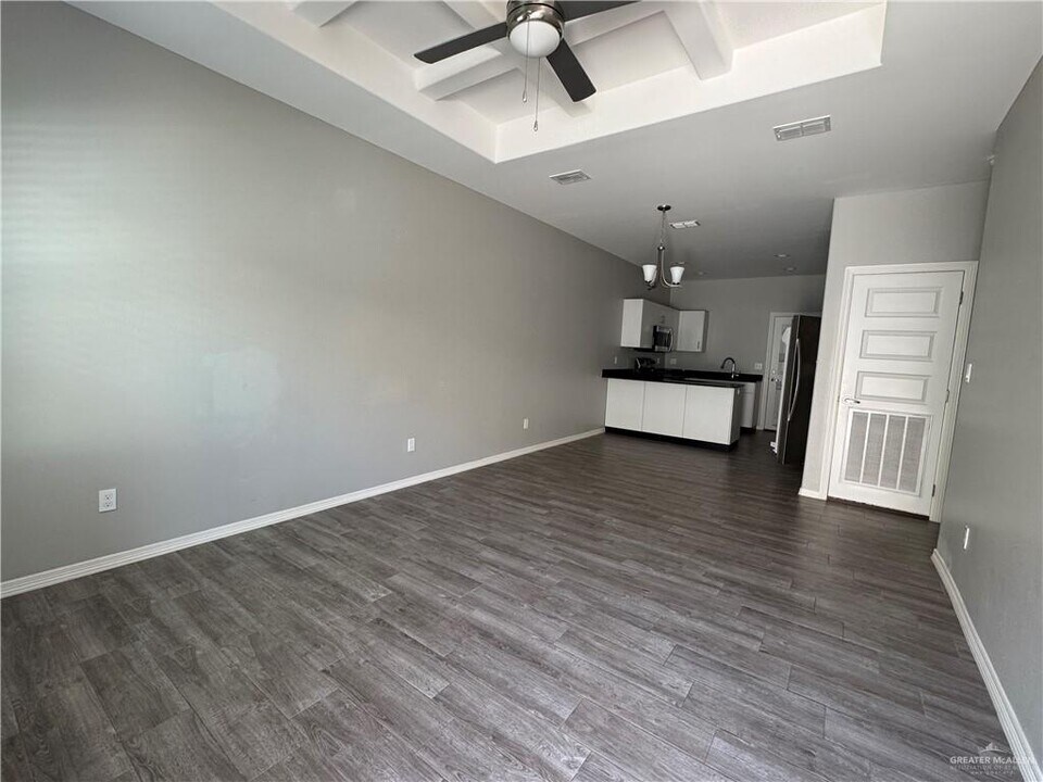 408 Carlisle Ave in Edinburg, TX - Building Photo