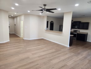 1548 Breanna Ln in Kyle, TX - Foto de edificio - Building Photo