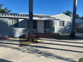 1841 Taft St in Hollywood, FL - Building Photo