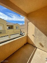 6316 Beige Bluff St in North Las Vegas, NV - Foto de edificio - Building Photo