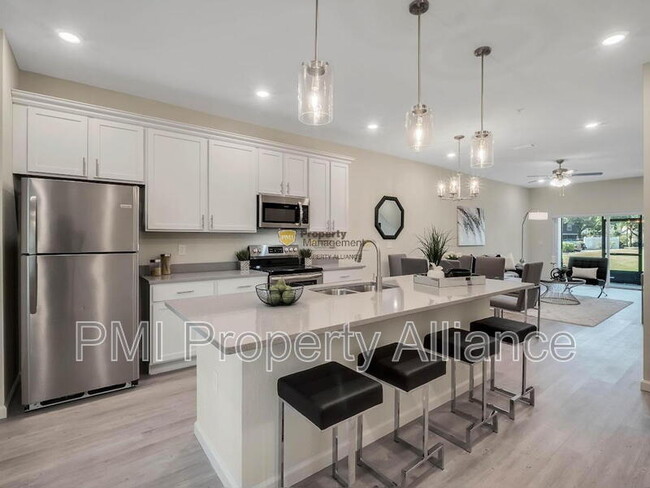 property at 2916 Oak Park Way