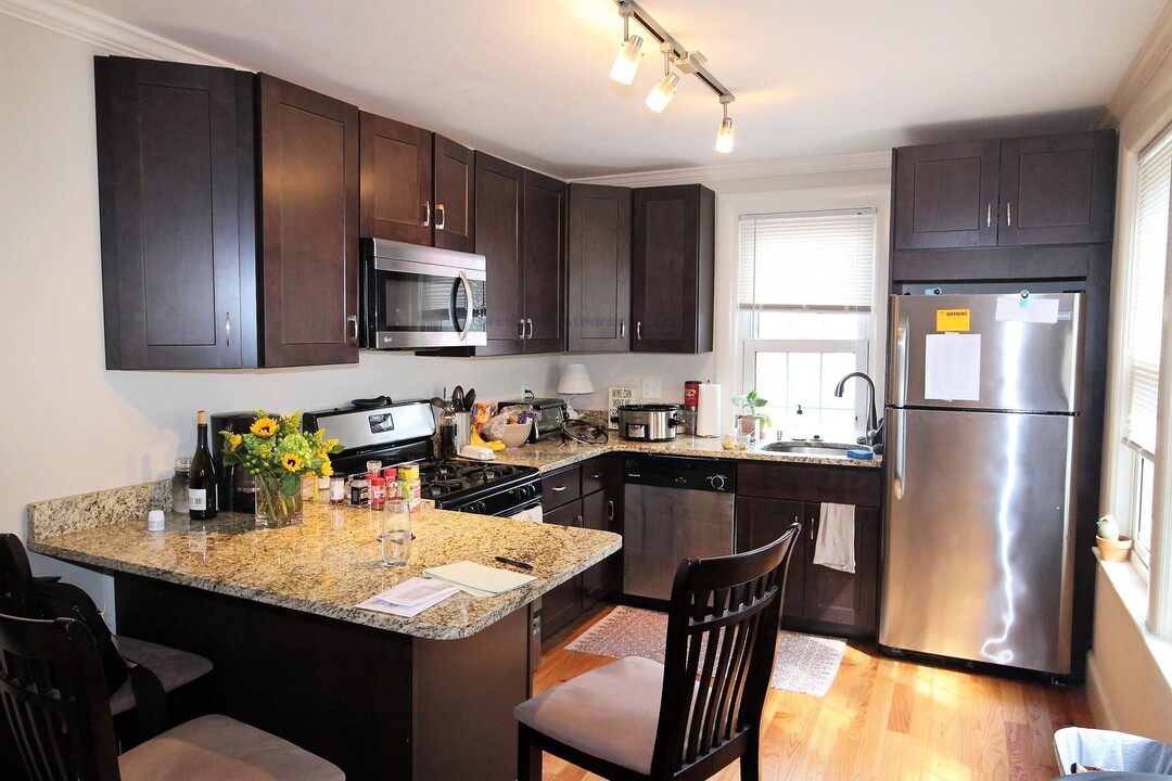 2 Braemore Rd in Boston, MA - Building Photo