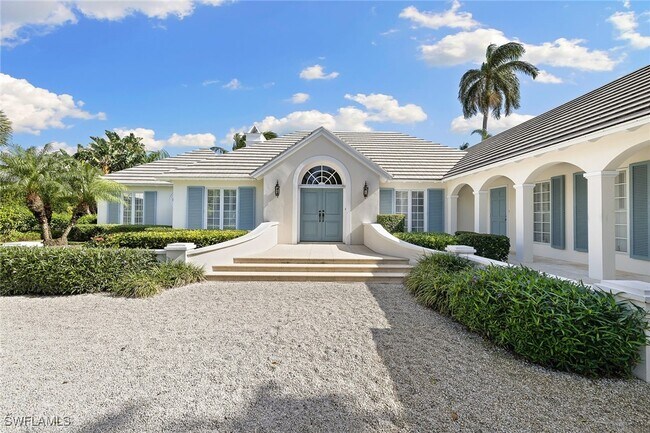 3323 Gin Ln in Naples, FL - Building Photo - Building Photo