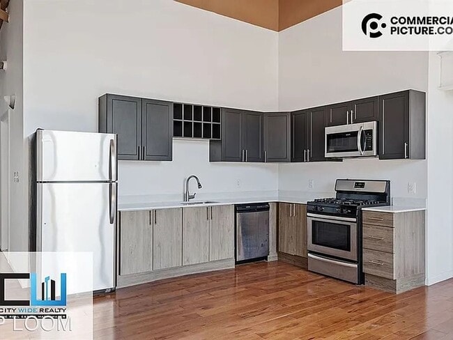 3560-62 Sepviva St in Philadelphia, PA - Building Photo - Building Photo