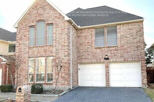 18749 Vista Del Sol in Dallas, TX - Building Photo