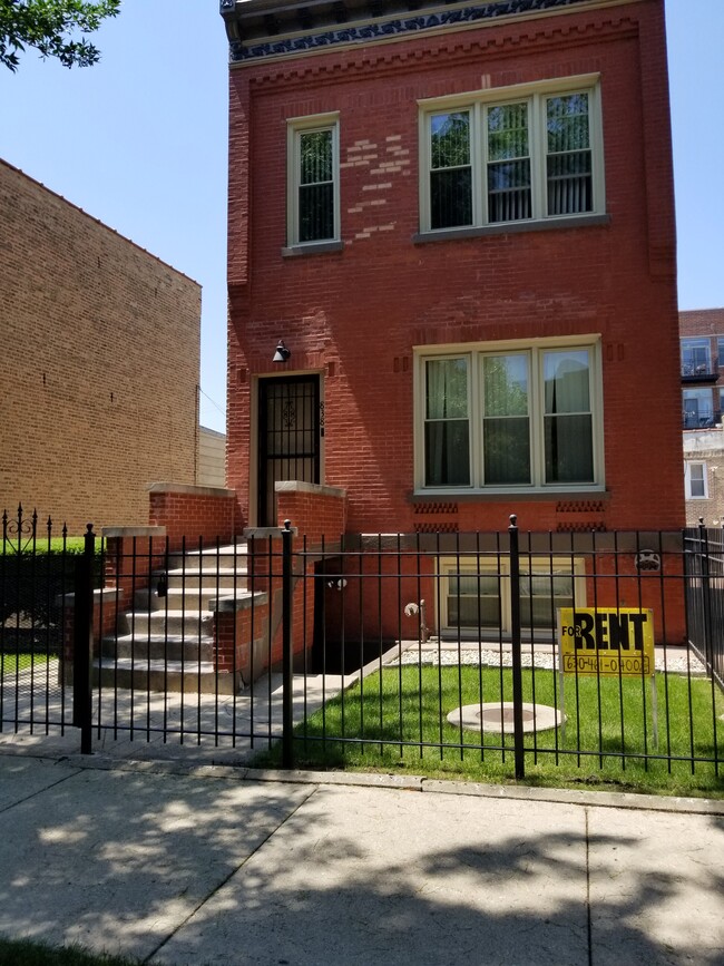 property at 838 S Claremont Ave