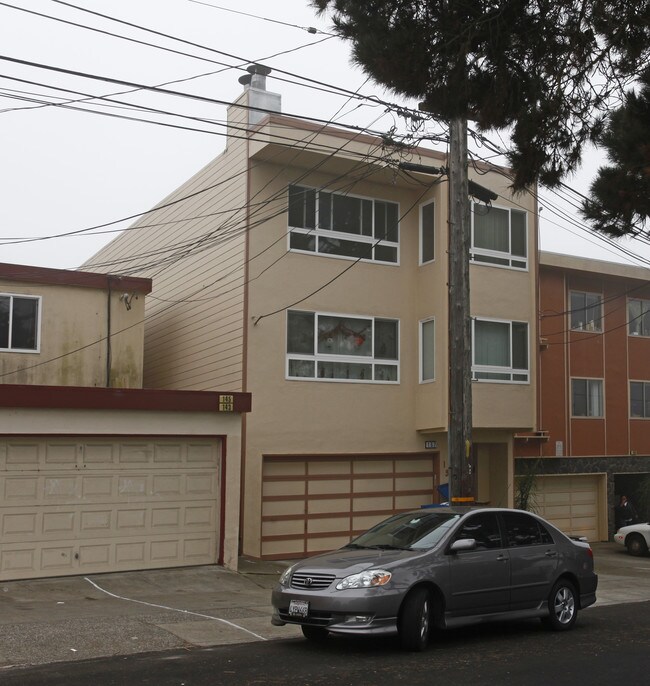 157 S Parkview Ave in Daly City, CA - Building Photo - Building Photo