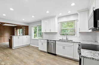 781 Dayton Dr in Carmel, IN - Building Photo - Building Photo