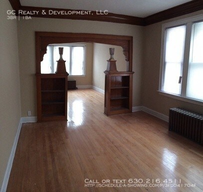 8242 S Houston Ave-Unit -Unit 2 in Chicago, IL - Building Photo - Building Photo