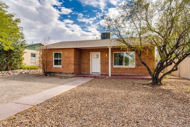 property at 1720 E Edison St