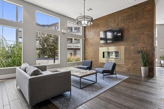 First and Main Apartments in Colorado Springs, CO - Foto de edificio - Building Photo