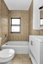 76 Carmine St in New York, NY - Building Photo - Building Photo