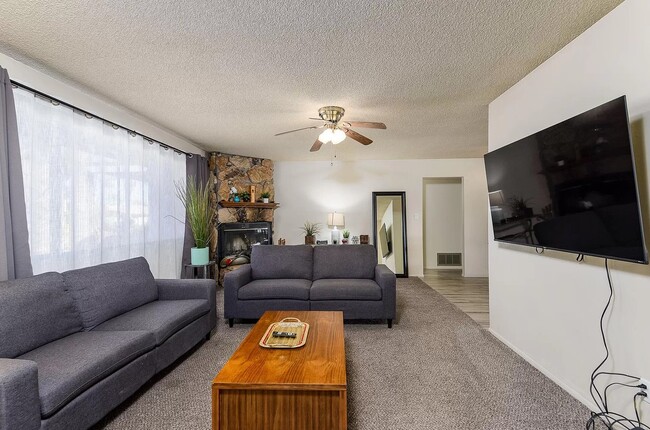 property at 635 E Manhatton Dr