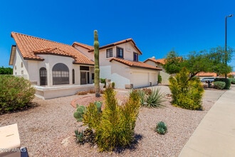 6121 E Saddleback St in Mesa, AZ - Building Photo - Building Photo