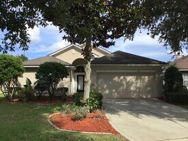 671 Southland Ln in Orange Park, FL - Building Photo