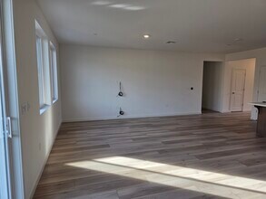 2142 Hunter Crk Dr in Lincoln, CA - Building Photo - Building Photo