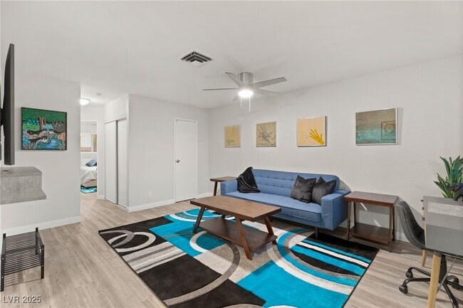 property at 615 S 10th St