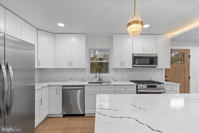 5434 Dogwood Rd in Woodlawn, MD - Building Photo - Building Photo