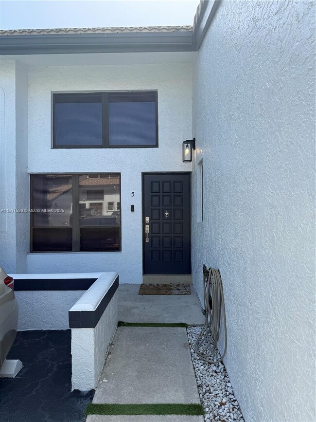 363 W Camino Real
