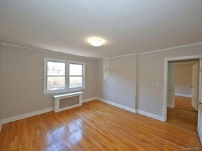 5 Laurel St in Rye, NY - Building Photo - Building Photo