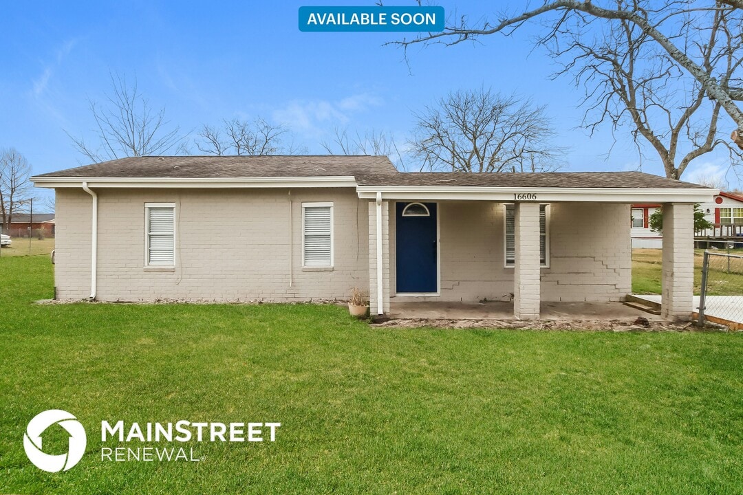 16606 W Crosby St in Crosby, TX - Building Photo