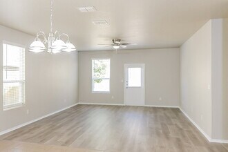 7811 Paraiso Crest in Boerne, TX - Foto de edificio - Building Photo